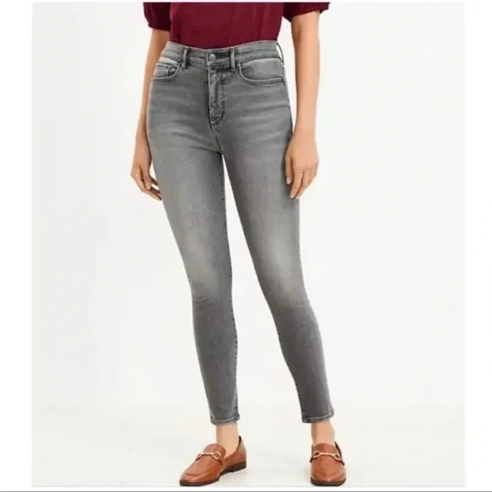 LOFT High Rise Sculpt Jeggings in Light Grey Wash, Size 33 (16) Petite